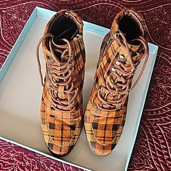 Booties - Picture 2 of 9